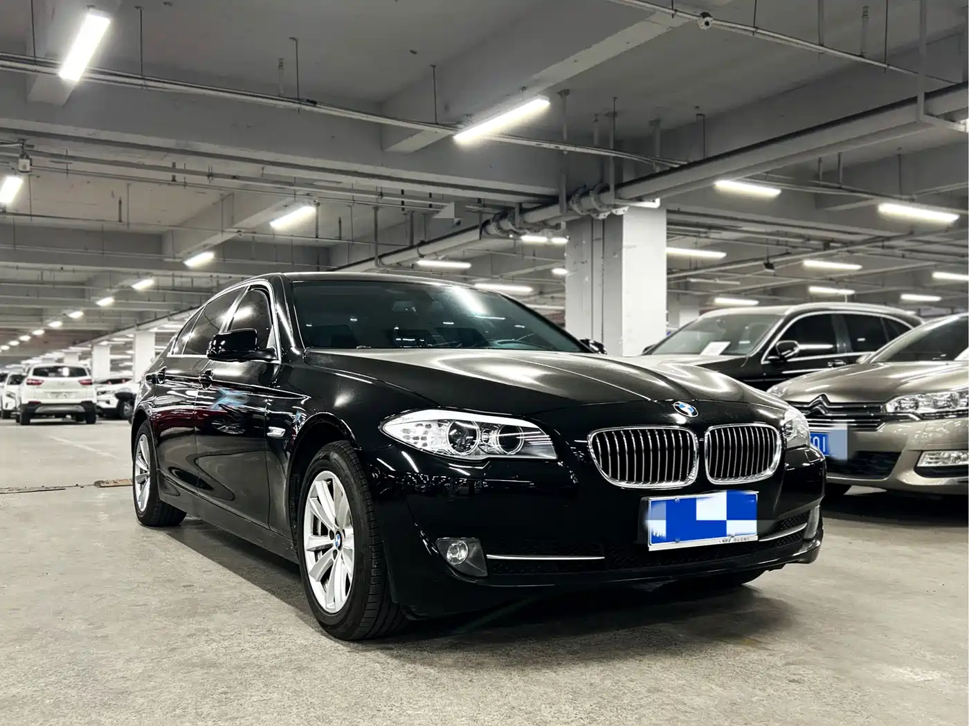 BMW 5 Series 2013 525Li Luxury фото 3