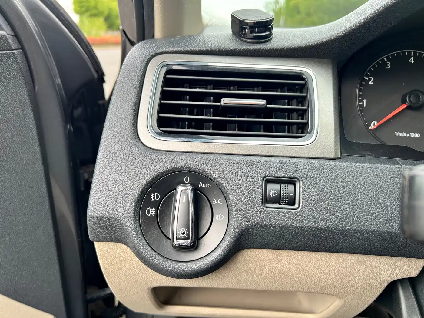 Volkswagen Santana 2013 1.6L Automatic Comfort Edition фото 19
