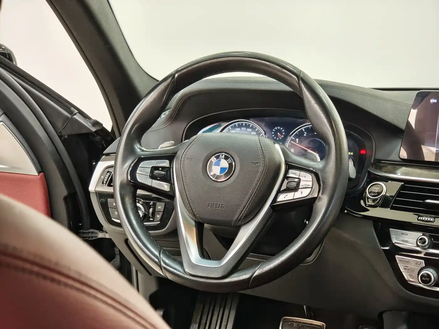 BMW 5 Series 2018 Facelift 530Li Leading M Sport Package фото 19