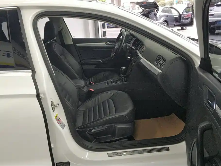 Volkswagen Lamando 2017 280TSI DSG Comfort Edition фото 8
