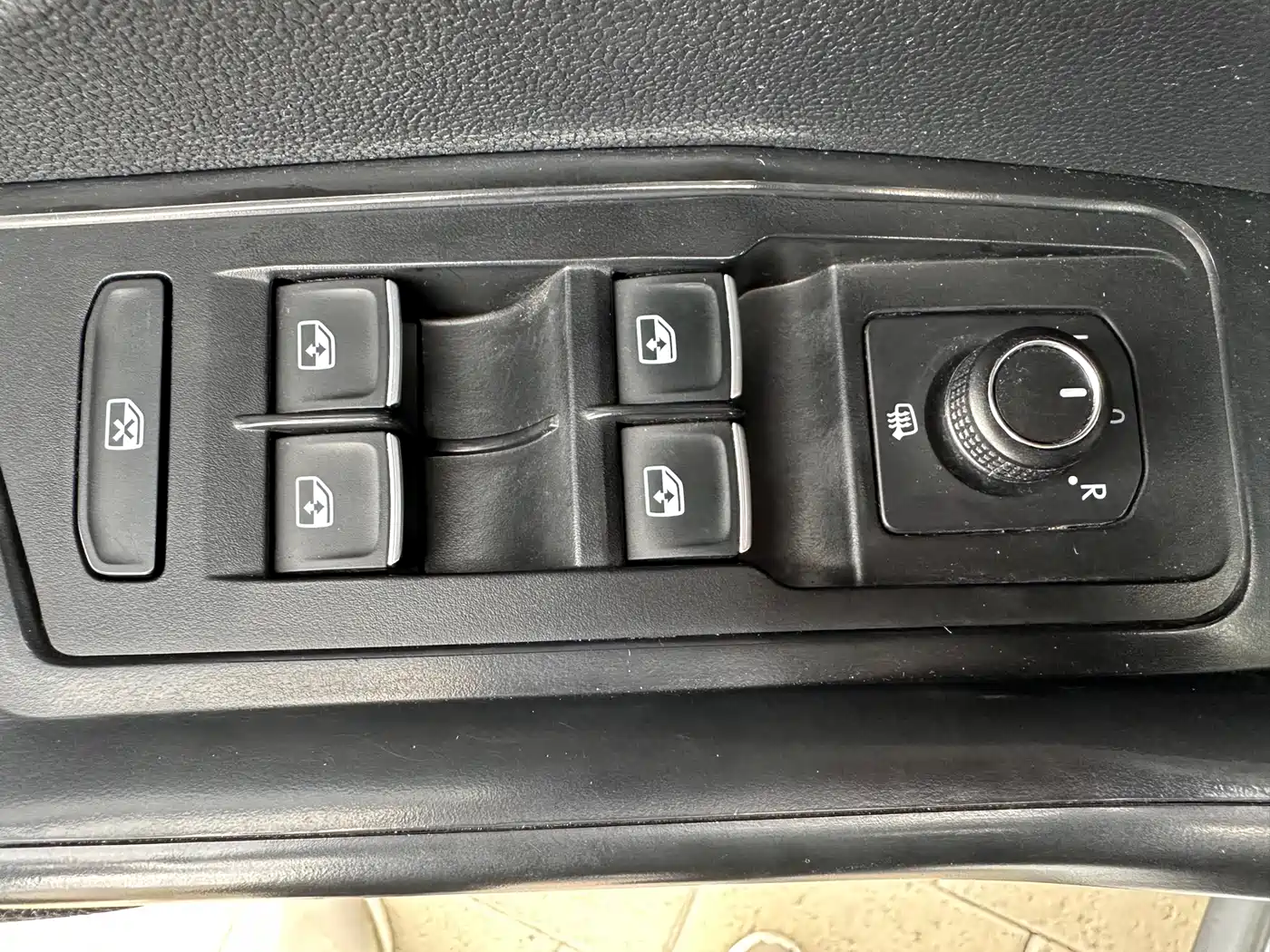 Volkswagen T-ROC 2022 280TSI DSG 2WD Comfort PLUS фото 11