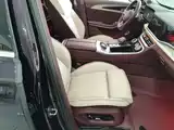 Фото 25 - Hongqi H9