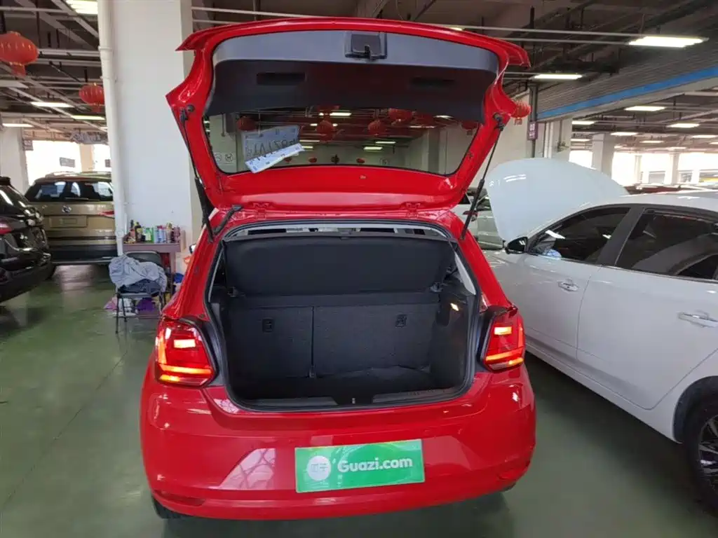 Volkswagen Polo 2016 1.6L Automatic Comfort фото 19
