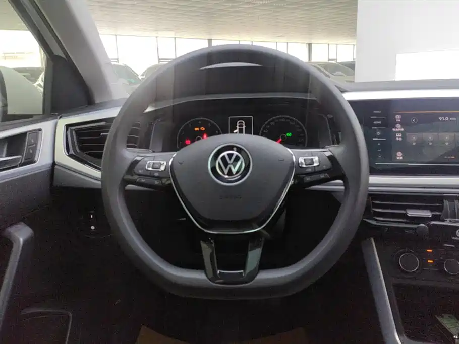 Volkswagen Polo 2021 Plus 1.5L Automatic Colorful Tech Edition фото 15