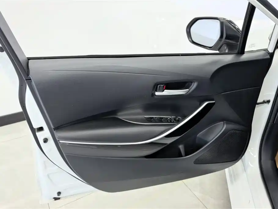 Toyota Corolla 2019 1.2T S-CVT GL Pioneer Edition фото 7