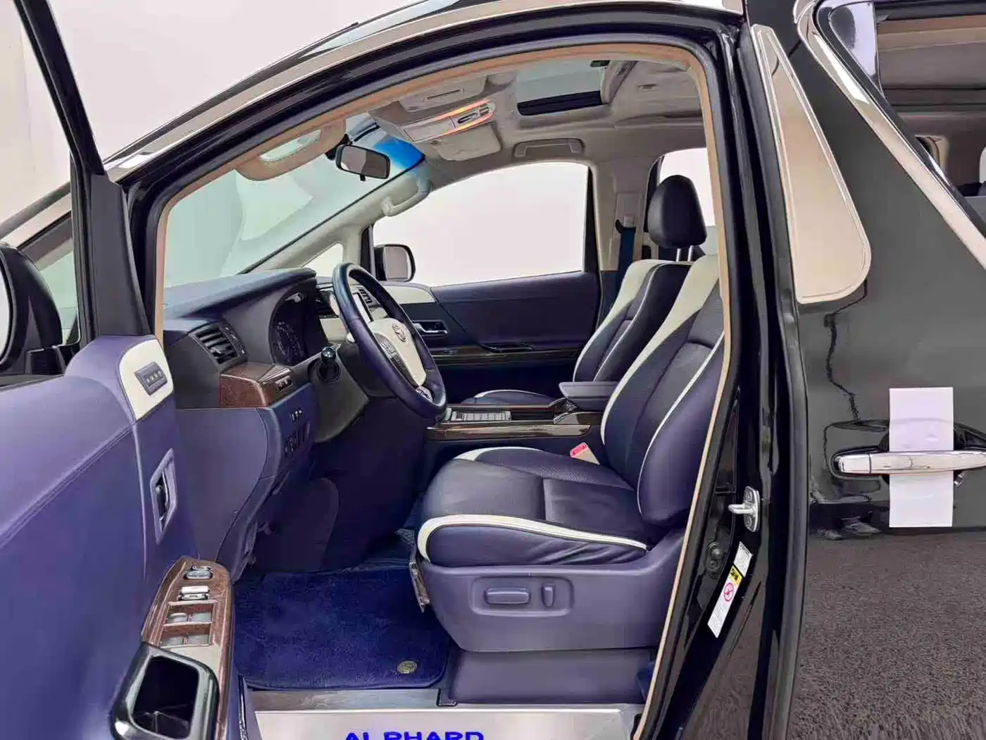 Toyota Alphard 2012 3.5L Luxury Edition фото 8