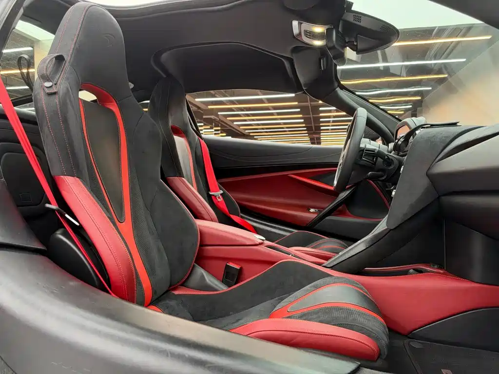 صورة 11 - McLaren 720S