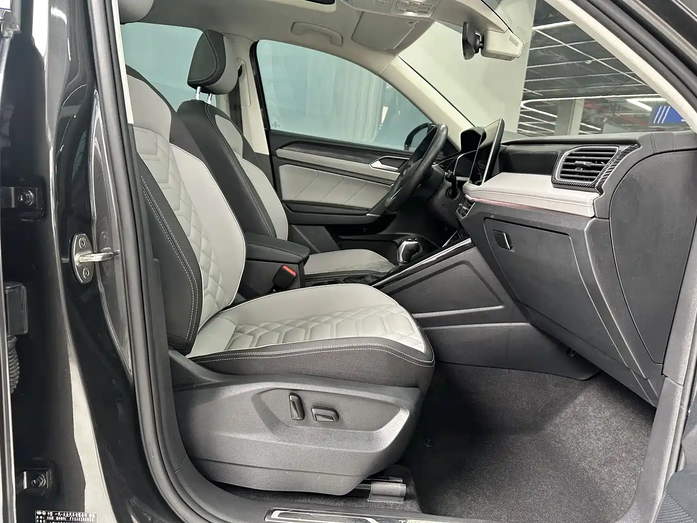 Volkswagen Tayron 2023 330TSI 2WD Luxury Plus Advanced Edition фото 15