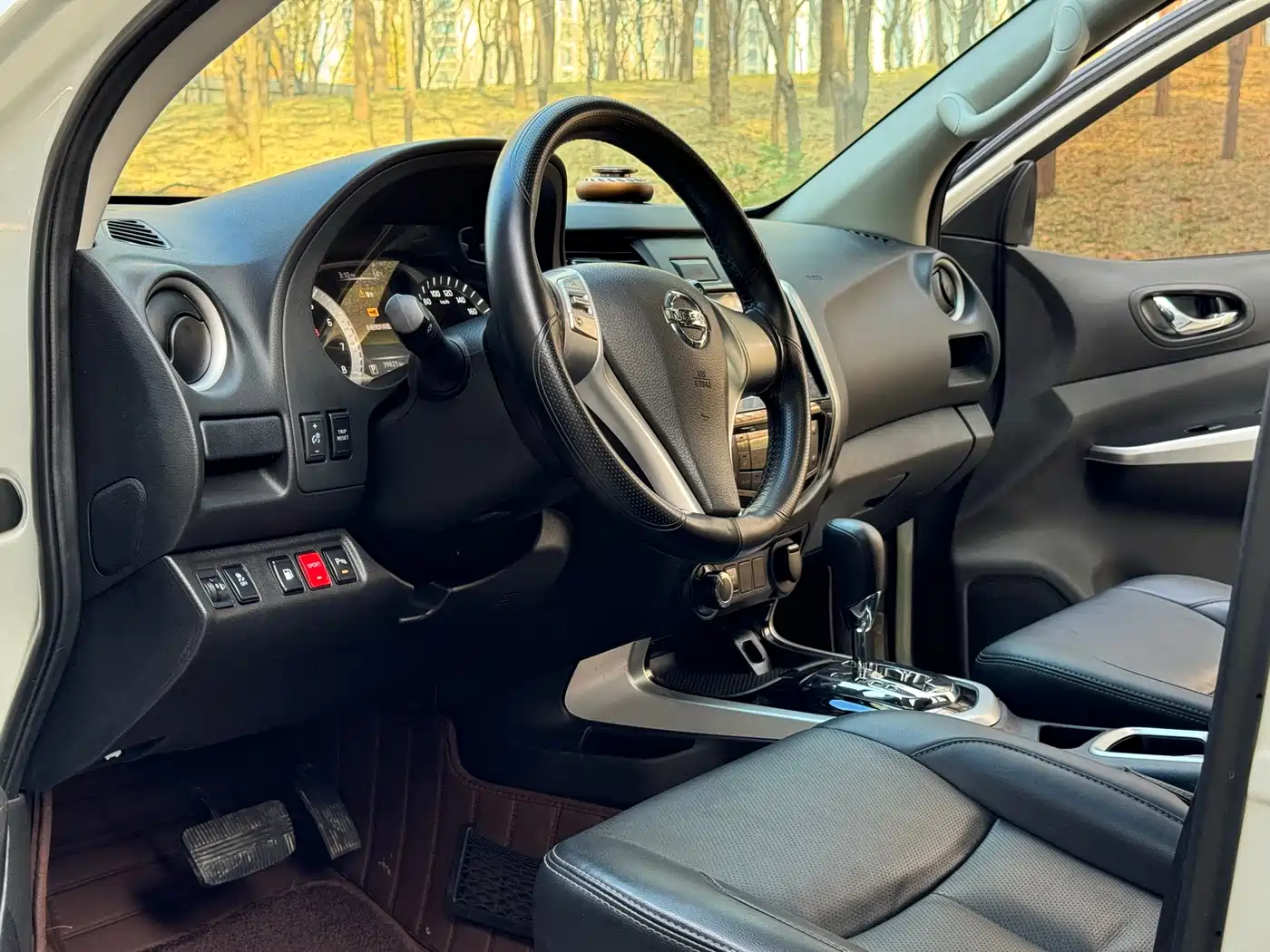 Nissan Terra 2022 2020 2.5L XL Upper 4WD Automatic Luxury Edition