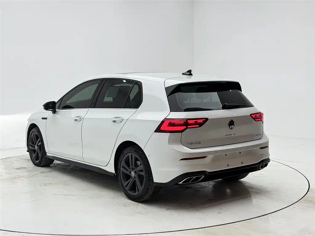 Volkswagen Golf 2021 280TSI DSG R-Line фото 4