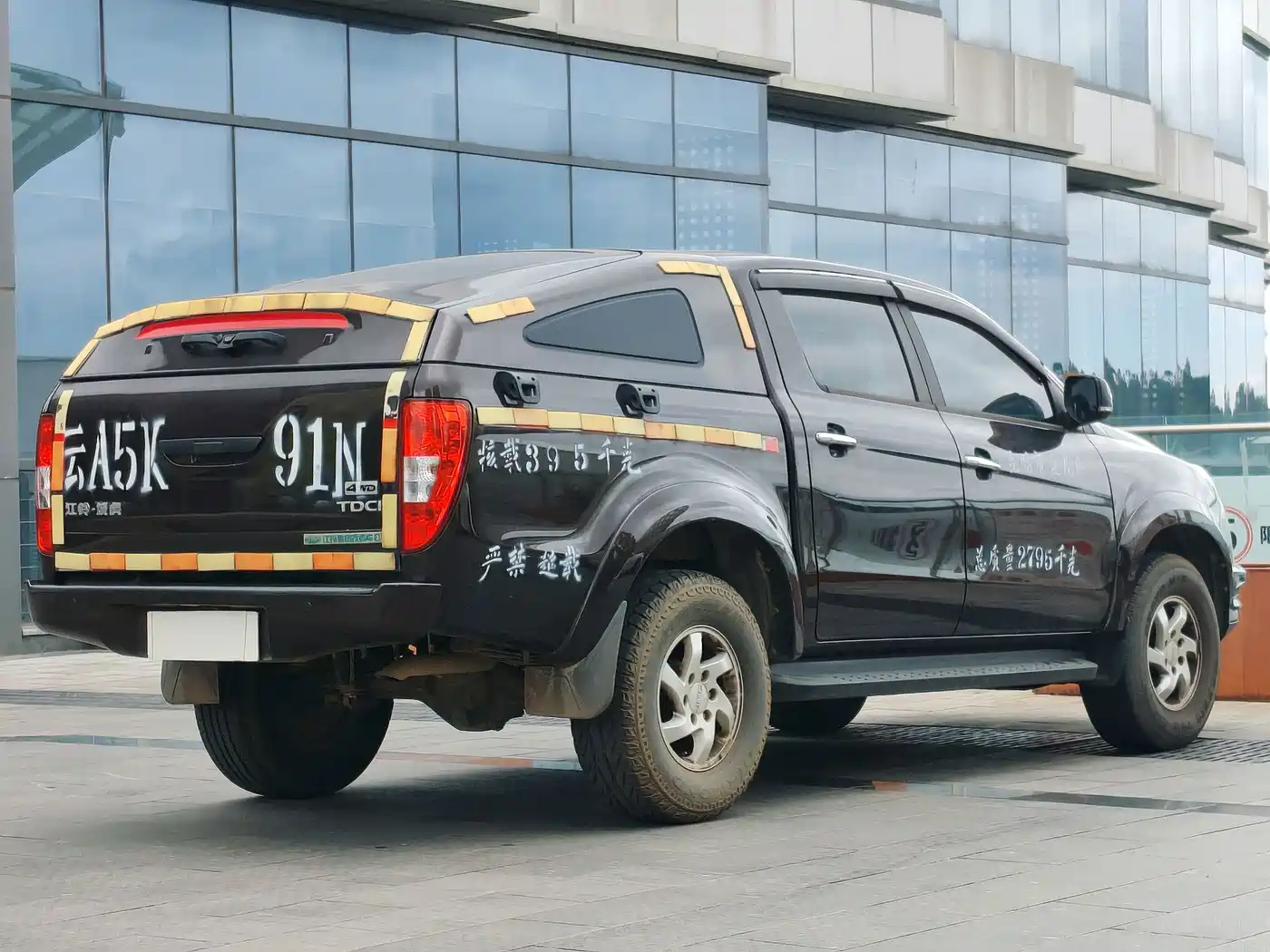 Jiangling Yuhu 5 2018 2018 2.4T Classic Diesel Manual 4WD Luxury JX4D24A5L