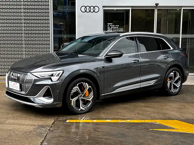  Audi Audi e-tron 2021 50 quattro Exclusive Selection