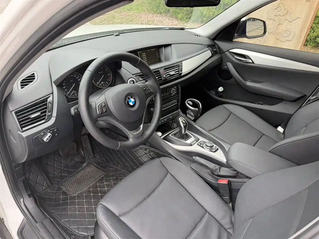 BMW X1 2014 sDrive18i Leading Edition фото 13