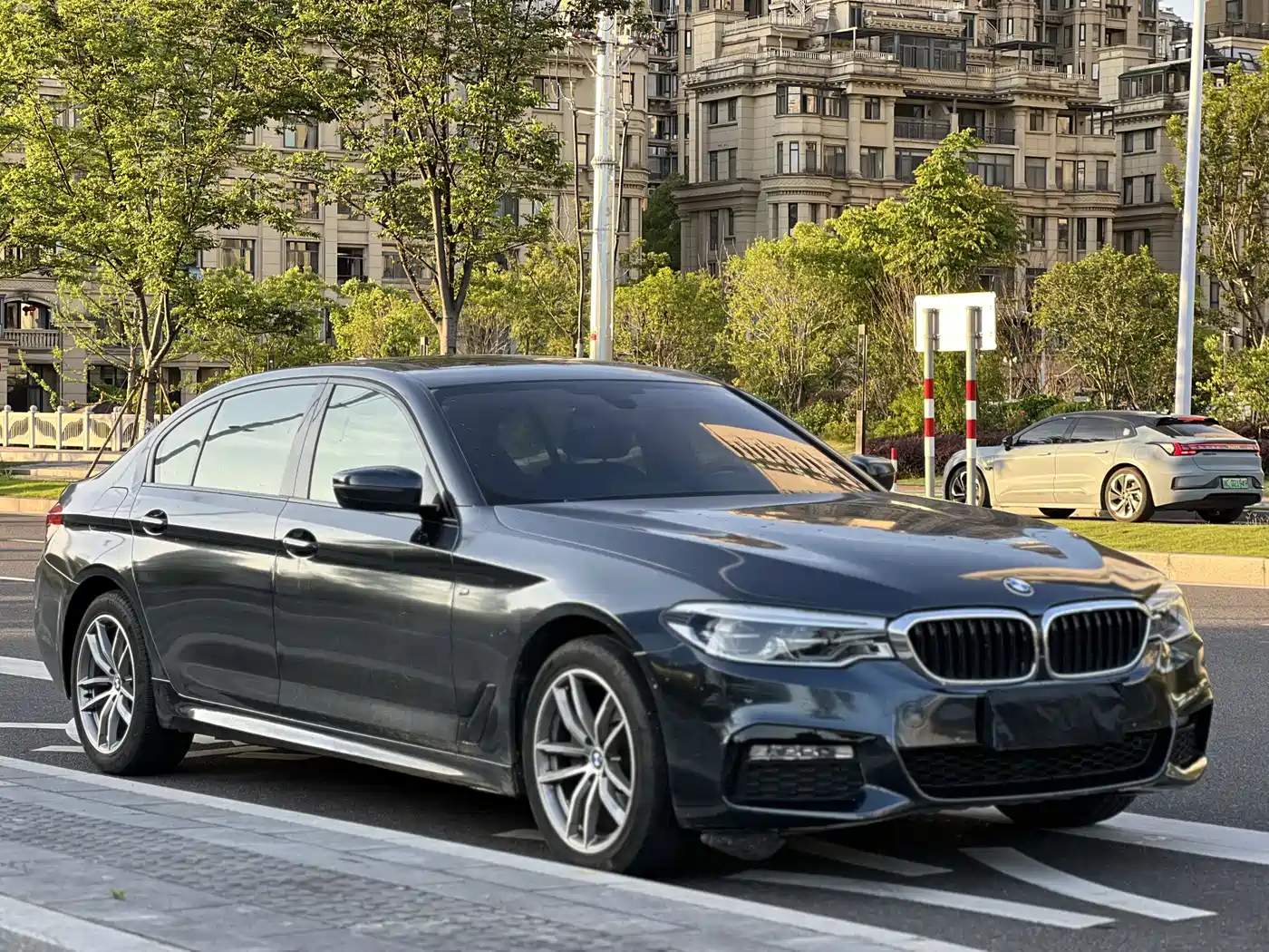 BMW 5 Series 2018 525Li M Sport Package фото 3