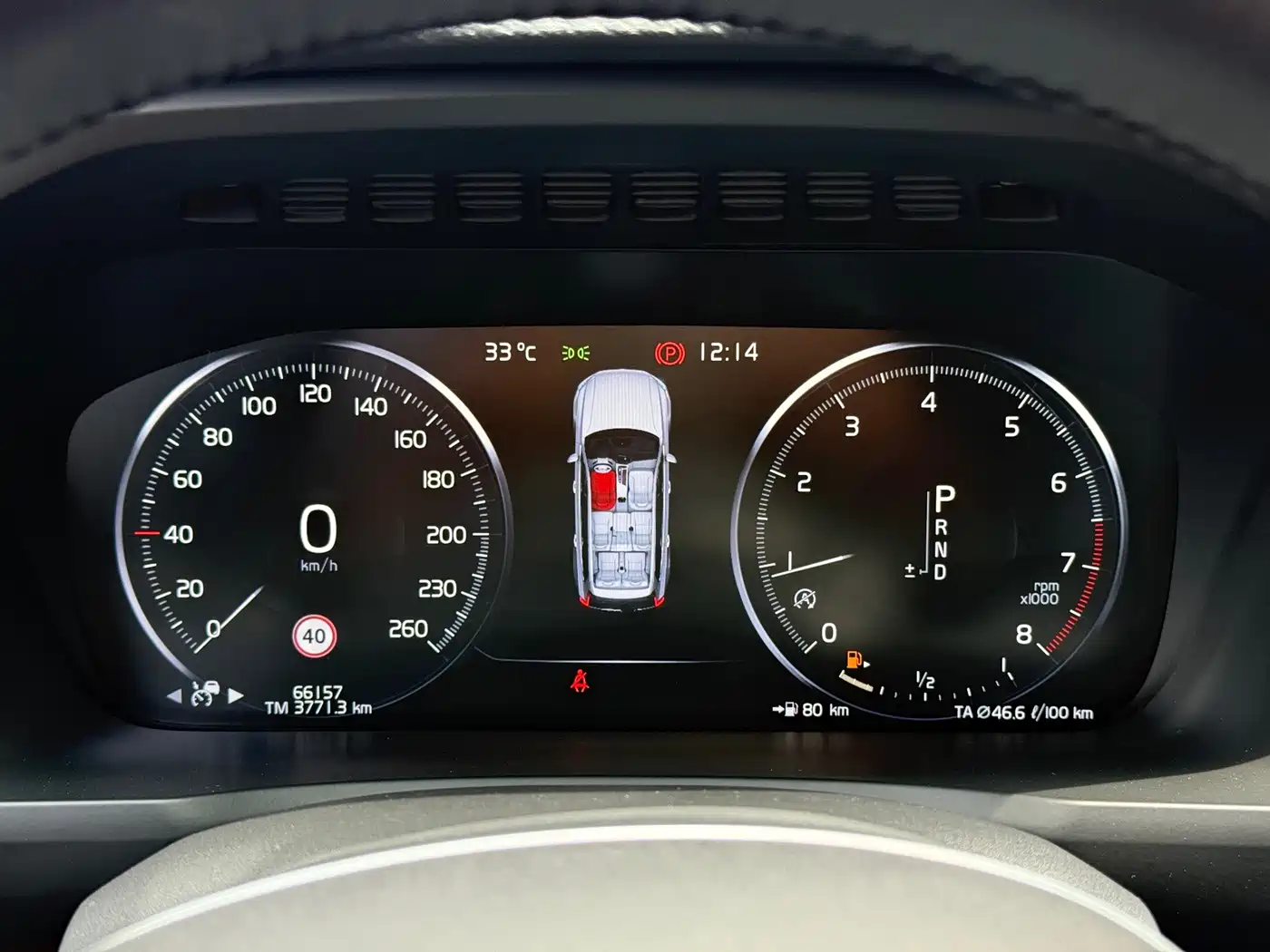 Фото 8 - Volvo XC90
