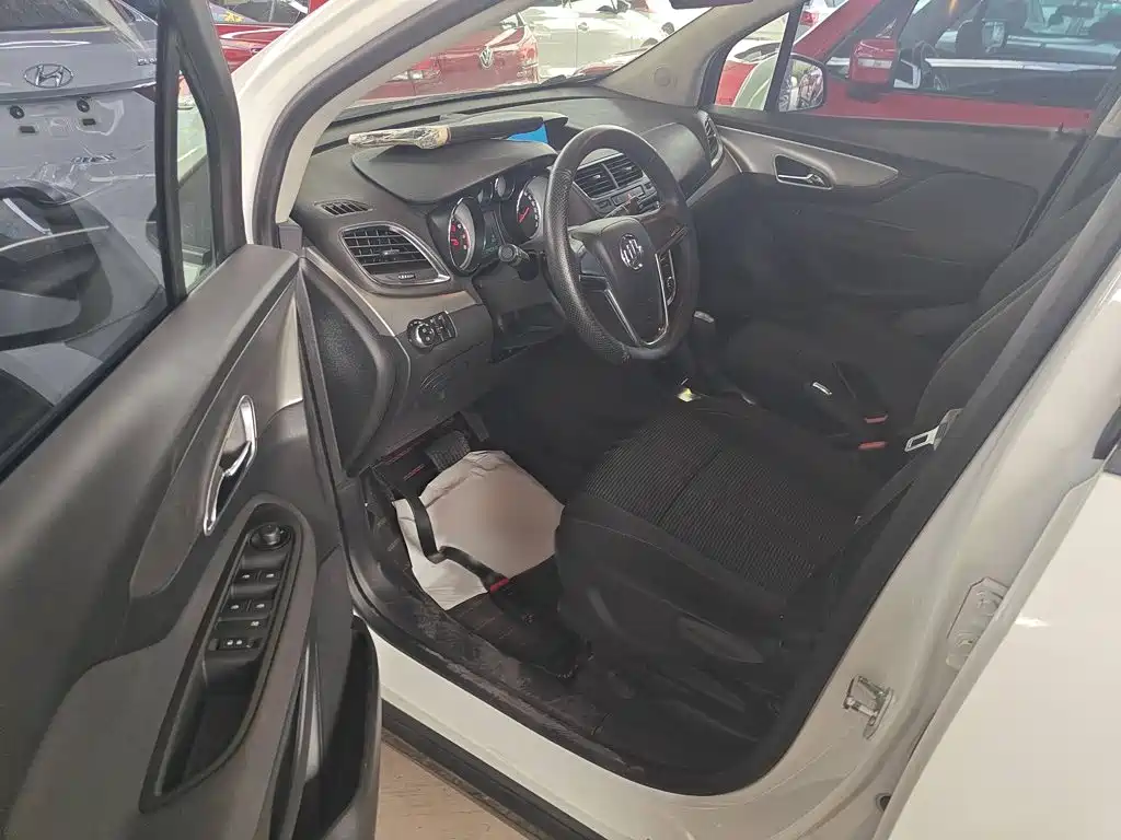 Фото 19 - Buick Encore
