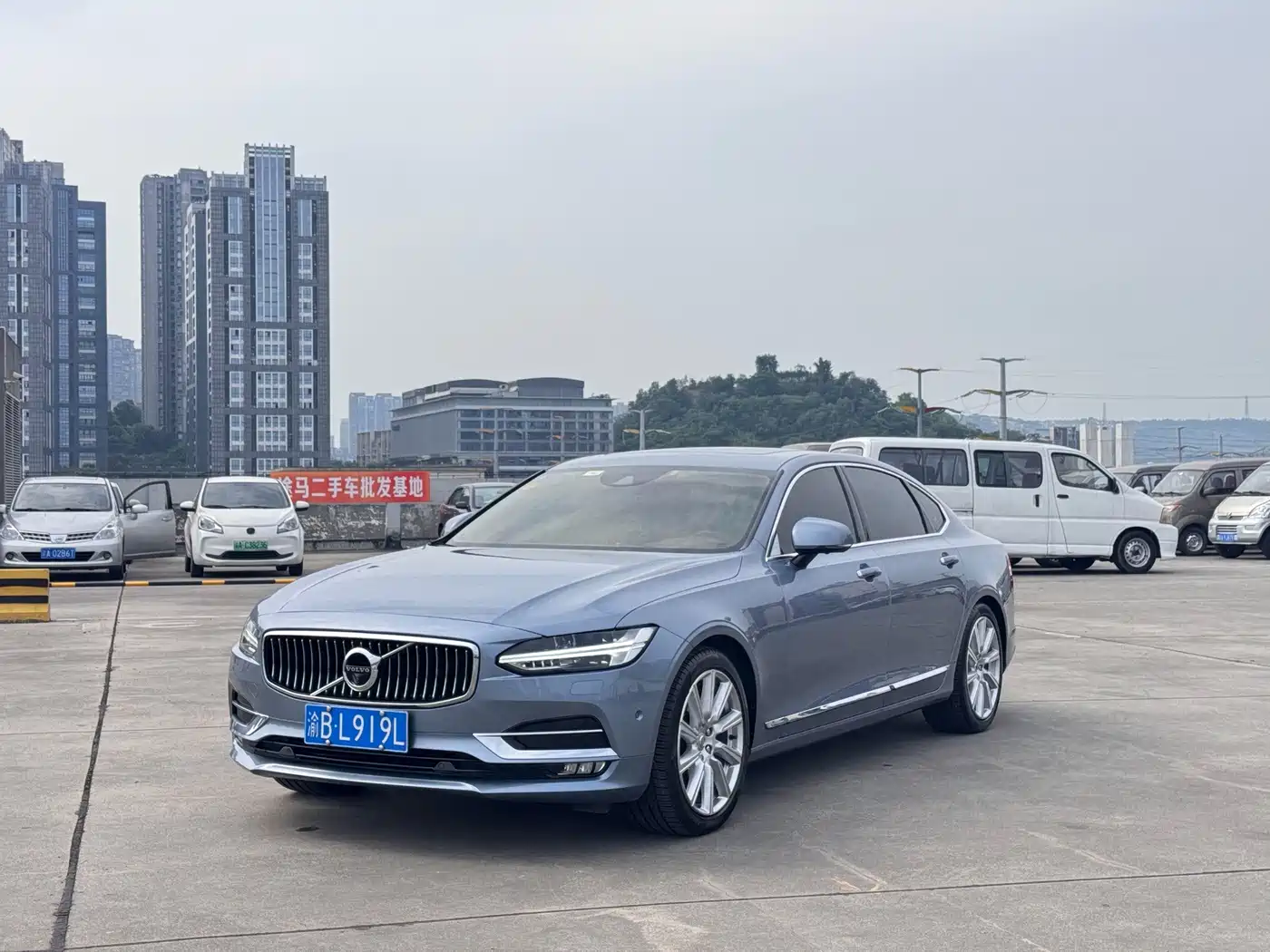 Фото 1 - Volvo S90