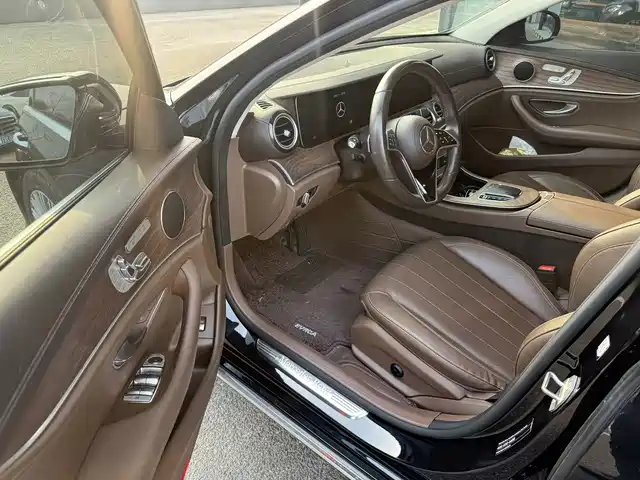 Mercedes-Benz E-Class 2021 E 300 L Fashion — фото 4