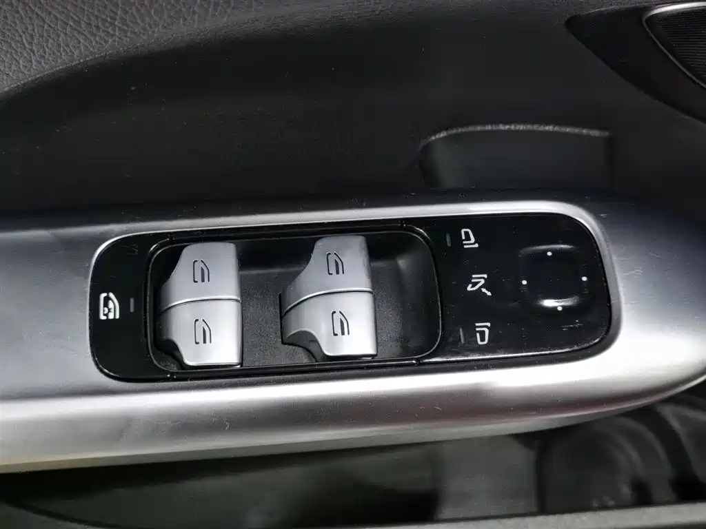 Mercedes-Benz C-Class 2022 C 200 L Sport Version фото 9