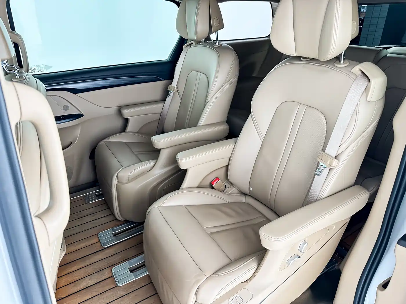 Buick GL8 2021 ES Landlord 653T Luxury фото 8
