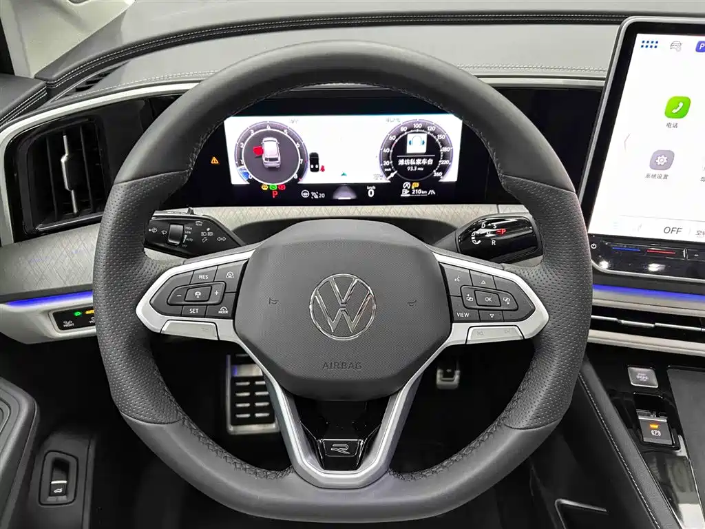 Volkswagen Talagon 2025 450TSI R-Line 6-Seater фото 3