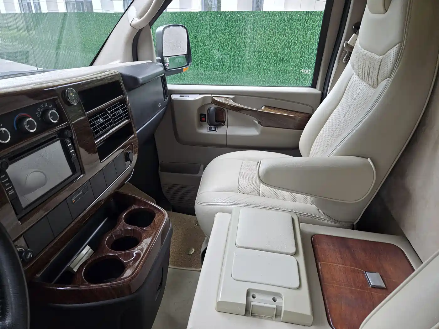 GMC Savana 2013 2014 5.3L Leader Edition