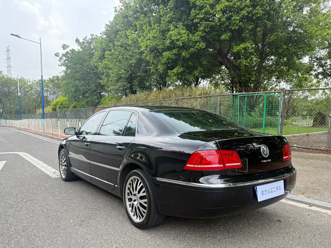 Volkswagen Phaeton 2011 3.6L V6 4-seat Long Wheelbase Individual фото 4