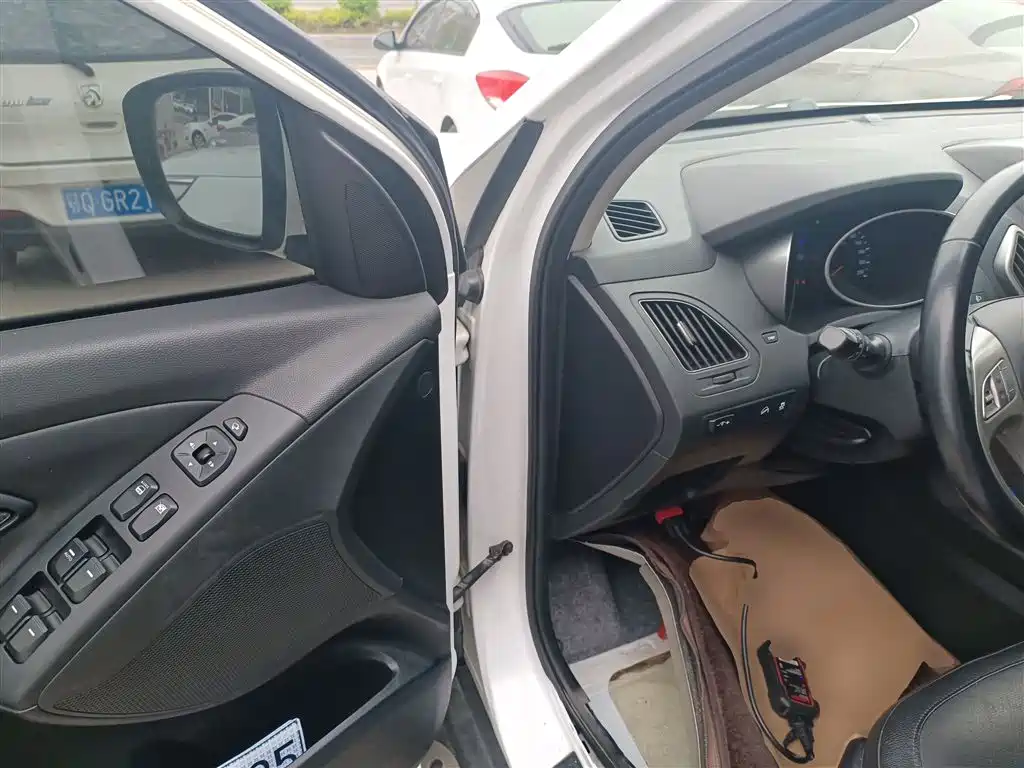 Hyundai Beijing Hyundai ix35 2015 2.0L Automatic 2WD Smart China V фото 12