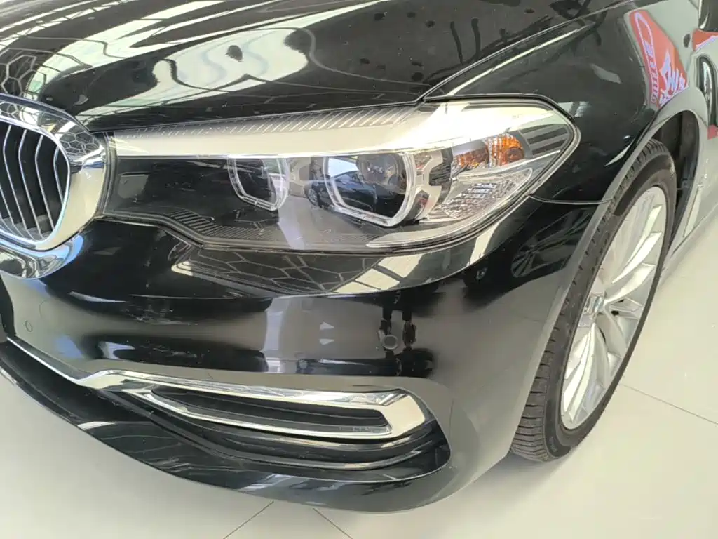 صورة 24 - BMW 5 Series
