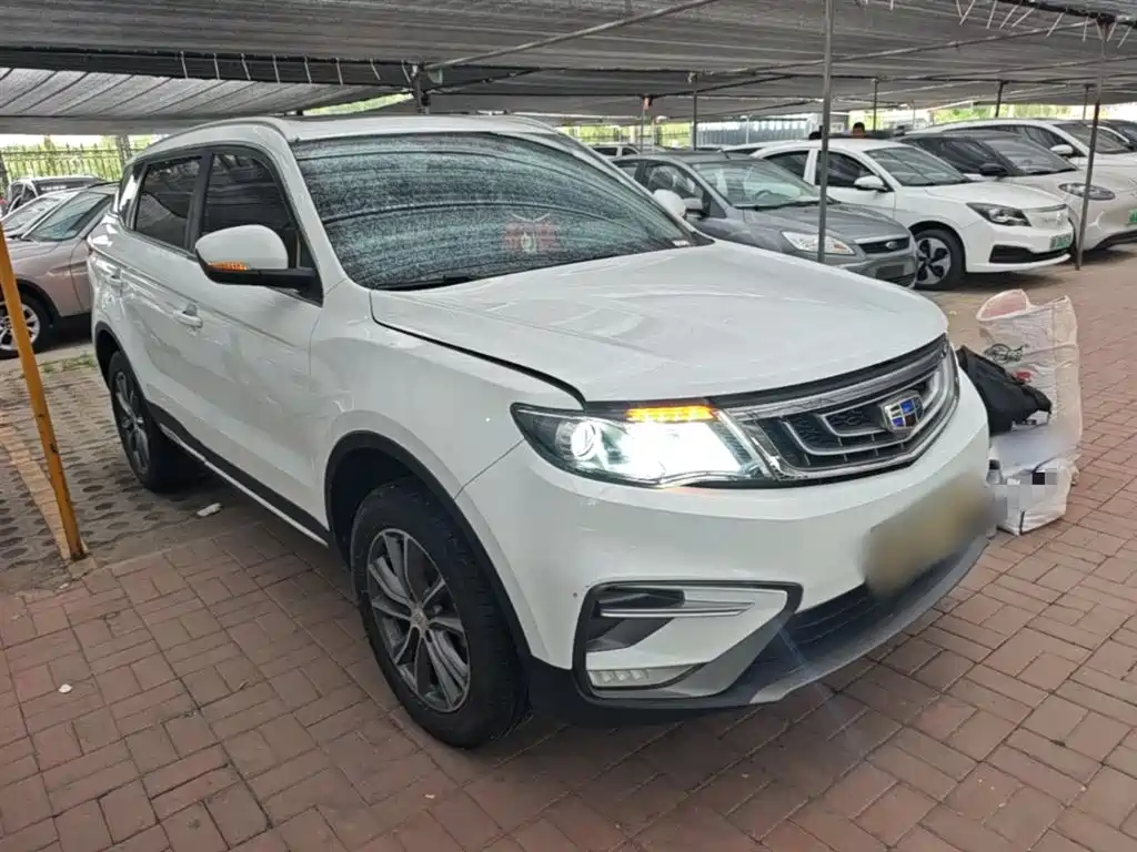 Фото 4 - Geely Atlas