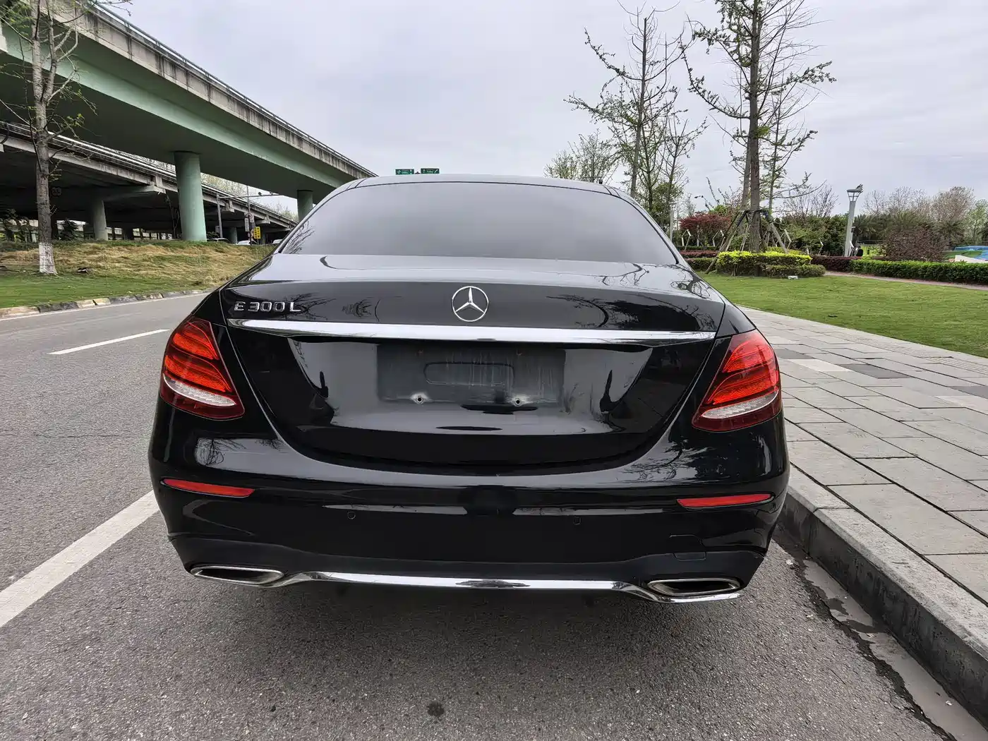 Mercedes-Benz E-Class 2016 E 300 L Sport Fashion Type фото 13