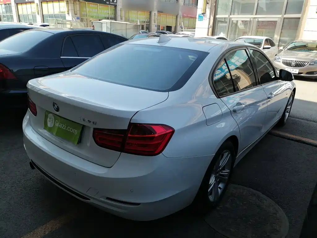 Photo 7 - BMW 3 Series