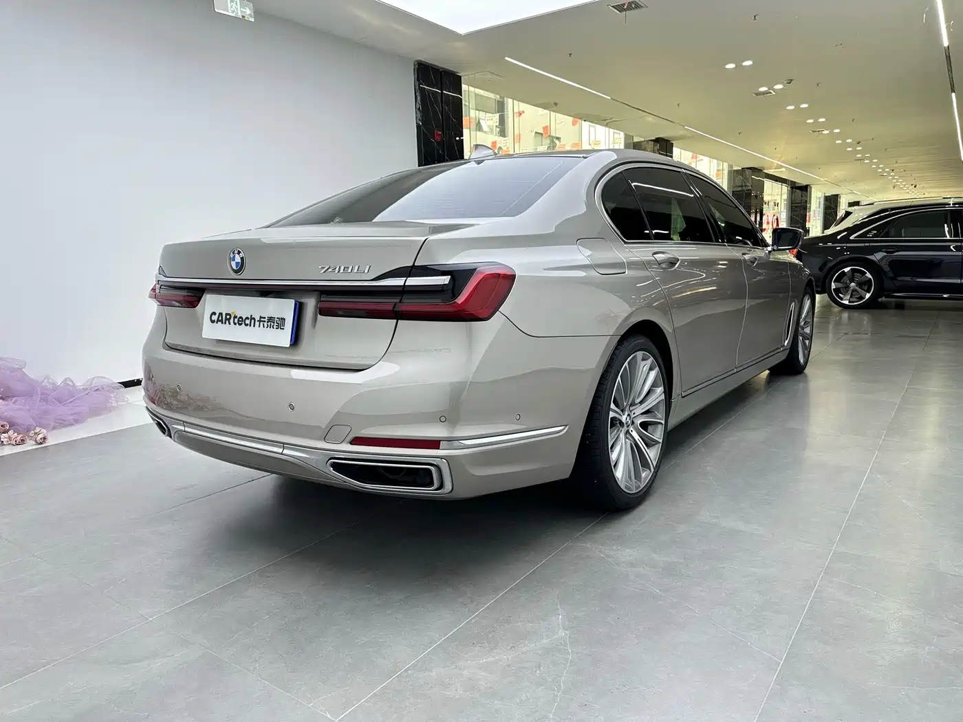 BMW 7 Series 2021 Model 740Li Leading M Sport Package фото 3