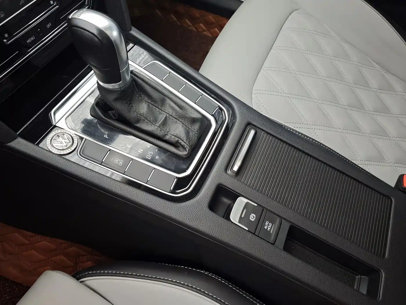 Volkswagen Magotan 2023 2 Million Units Anniversary Edition 330TSI DSG Leading Type фото 13