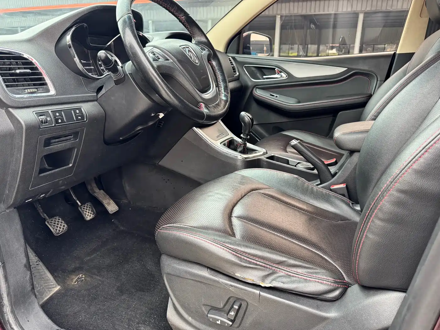 Baojun 560 2017 2016 1.5T Manual Luxury