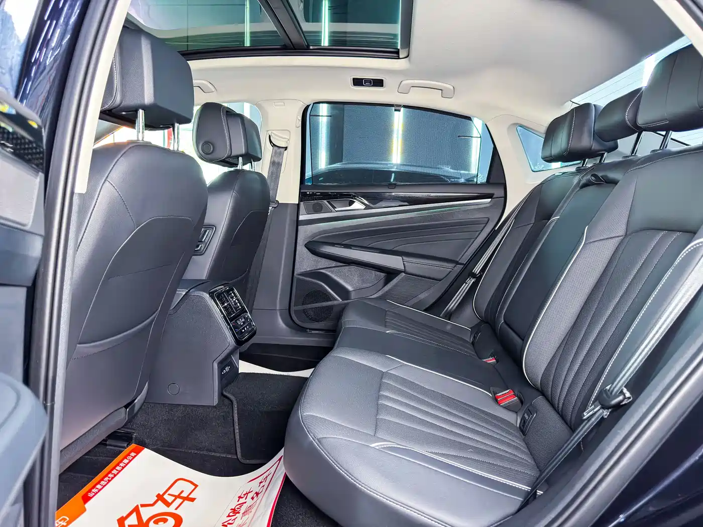Volkswagen Passat 2024 380TSI Starlight Dragon Glory Edition фото 18