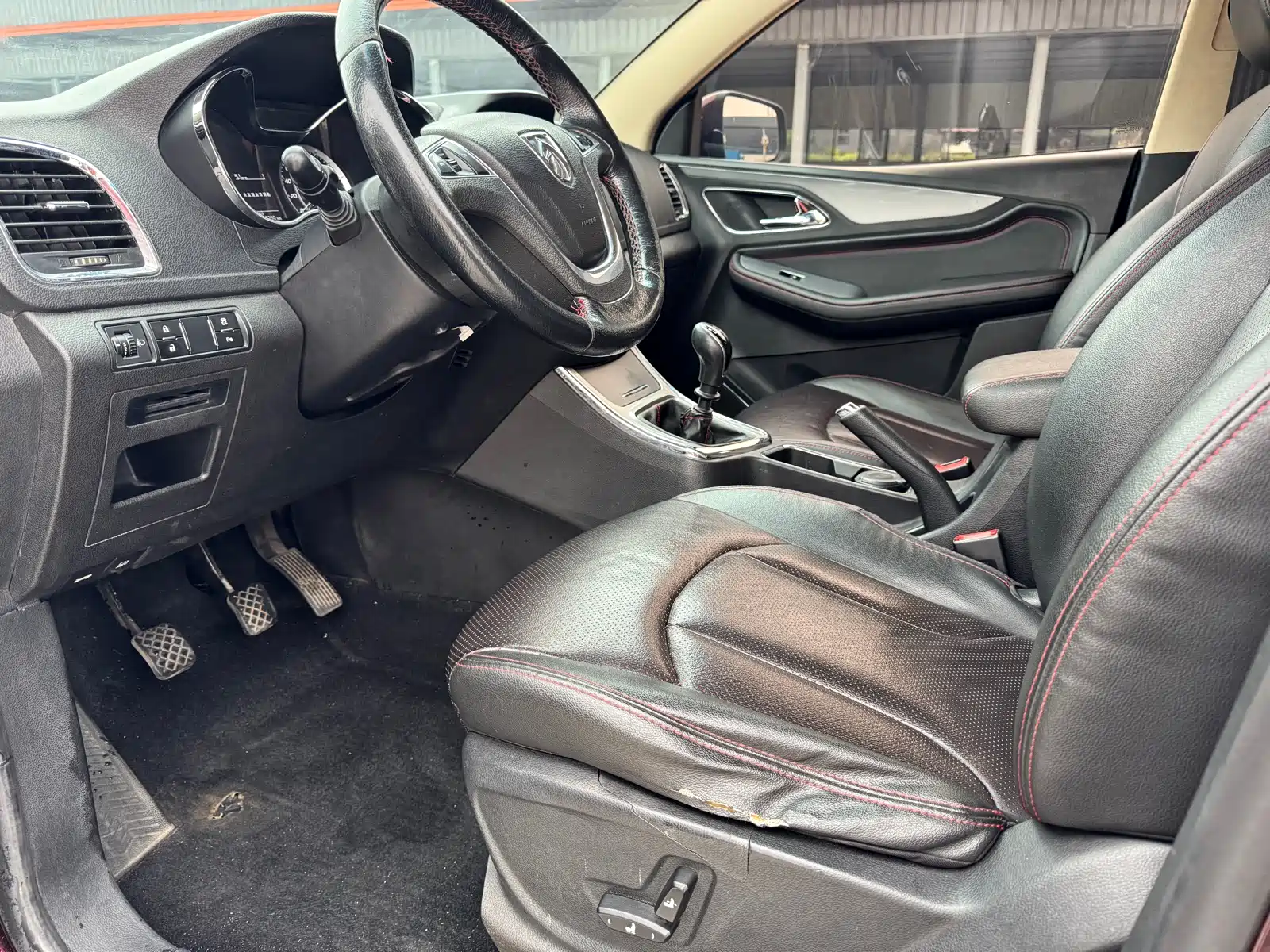 Фото 4 - Baojun 560