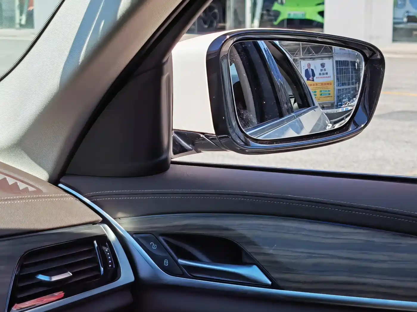 BMW 5 Series New Energy 2020 530Le Luxury Package фото 18