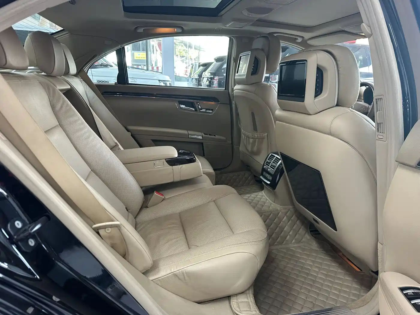Mercedes-Benz S-Class 2012 S 350 L Grand Edition фото 26