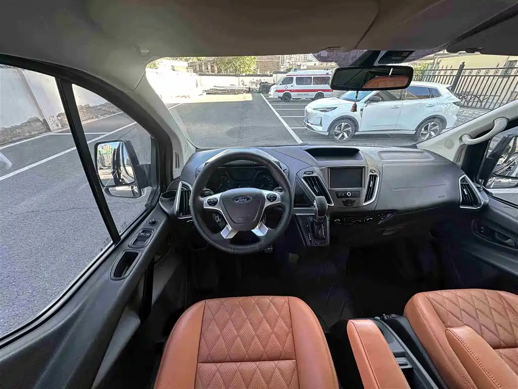 FORD TOURUIOU