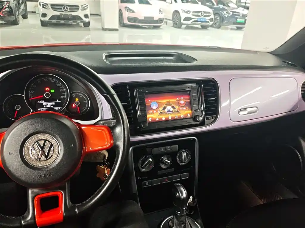 Volkswagen Beetle 2017 180TSI Enjoy фото 10