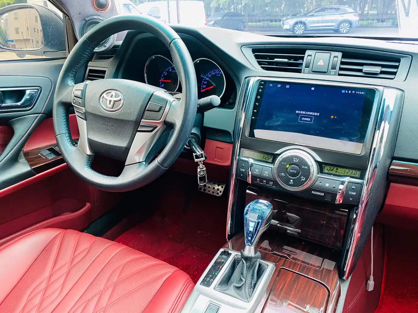 Toyota Reiz 2010 2.5V Elegance Elite Edition фото 13