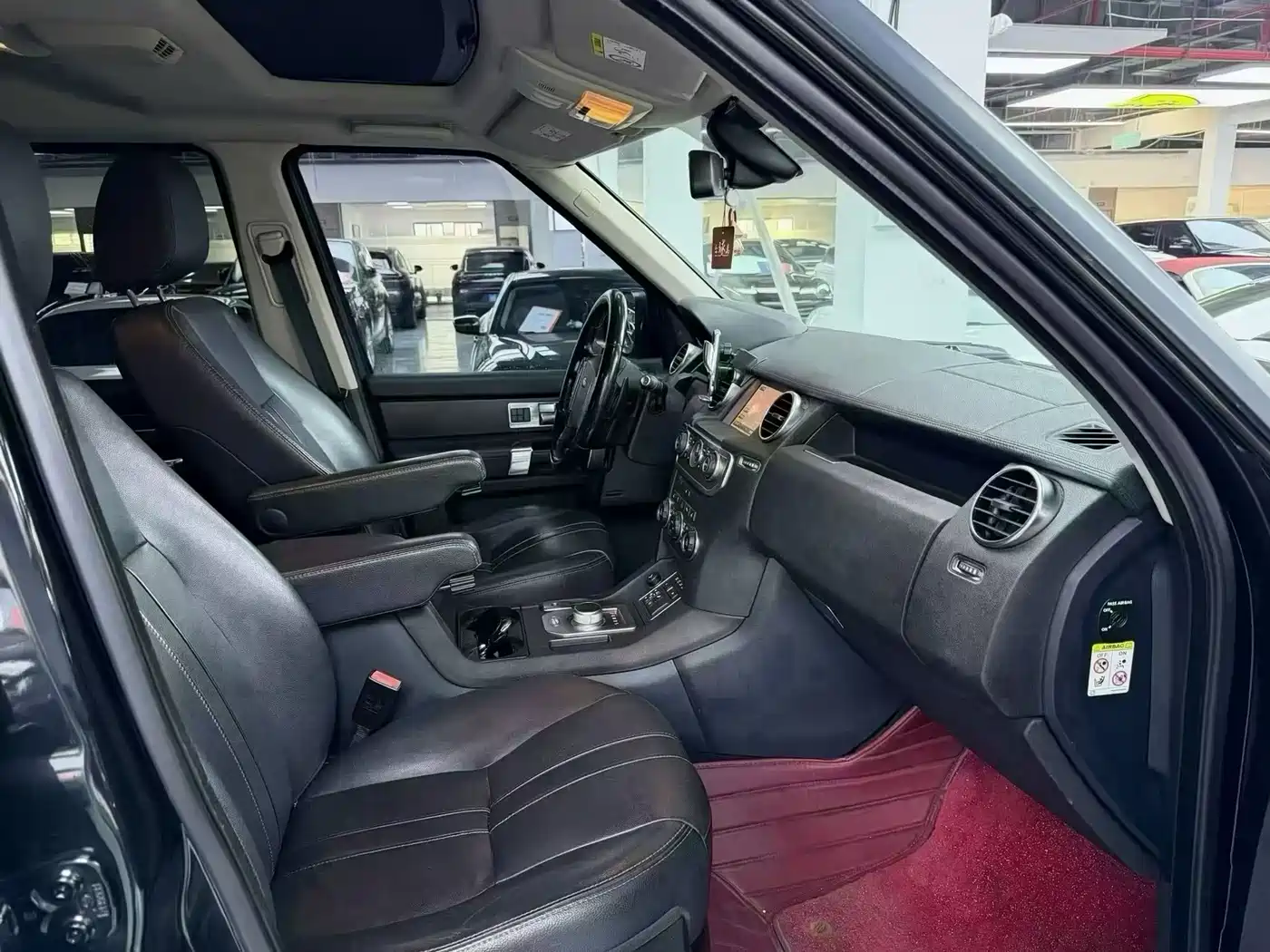 Land Rover Discovery 2015 3.0 SC V6 SE фото 7