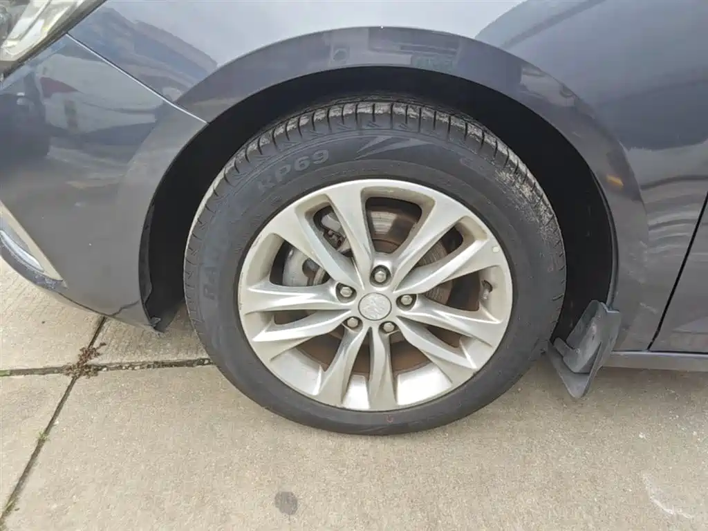 Buick Verano 2018 Sedan 20T Dual Clutch Leading фото 23