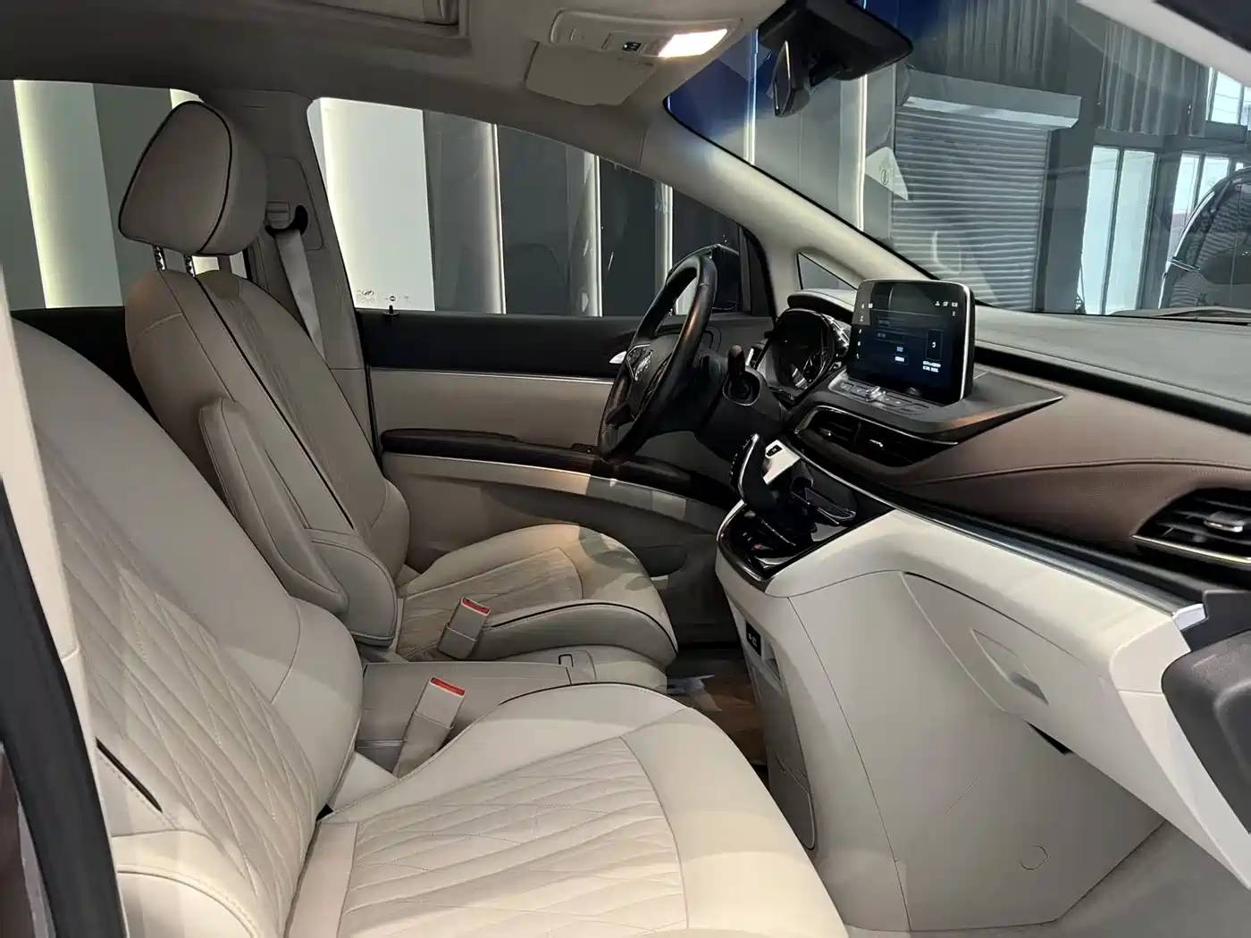 Buick GL8 2023 Land Business Class 652T Luxury фото 9