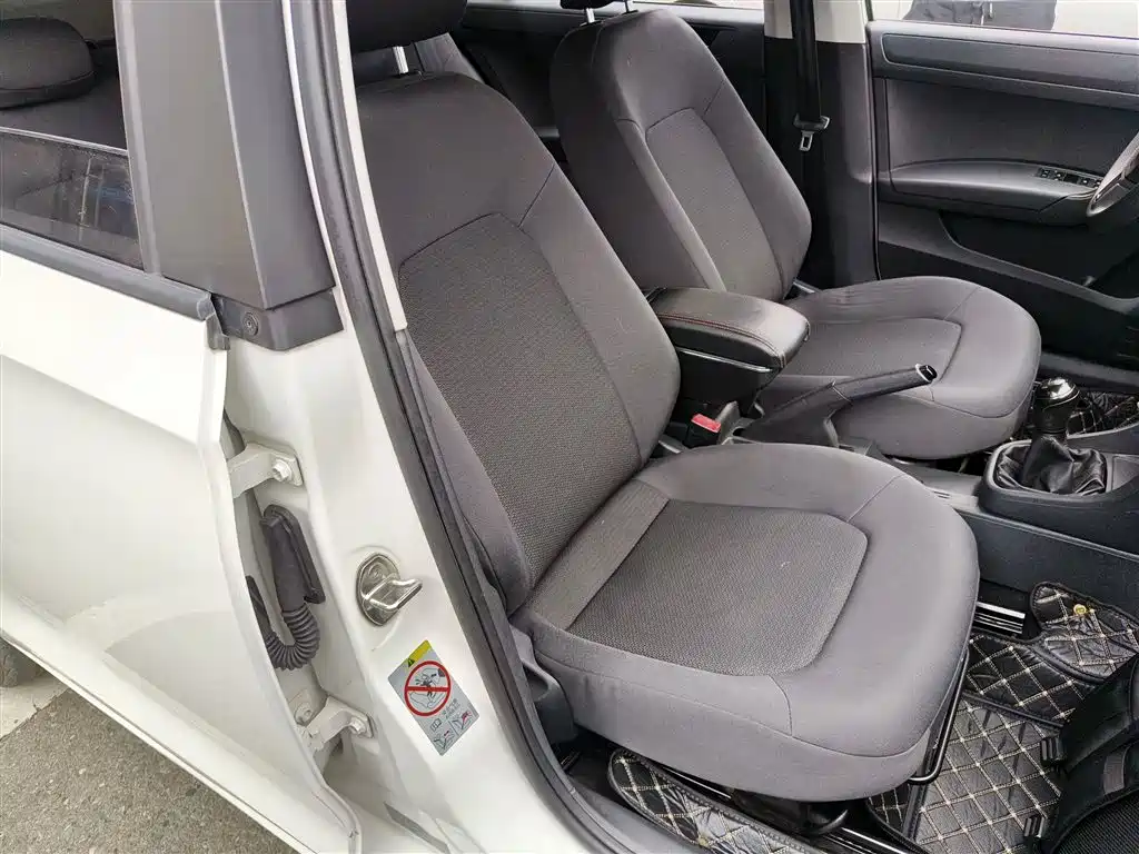 Volkswagen Santana 2015 1.4L Manual Trend Edition фото 25