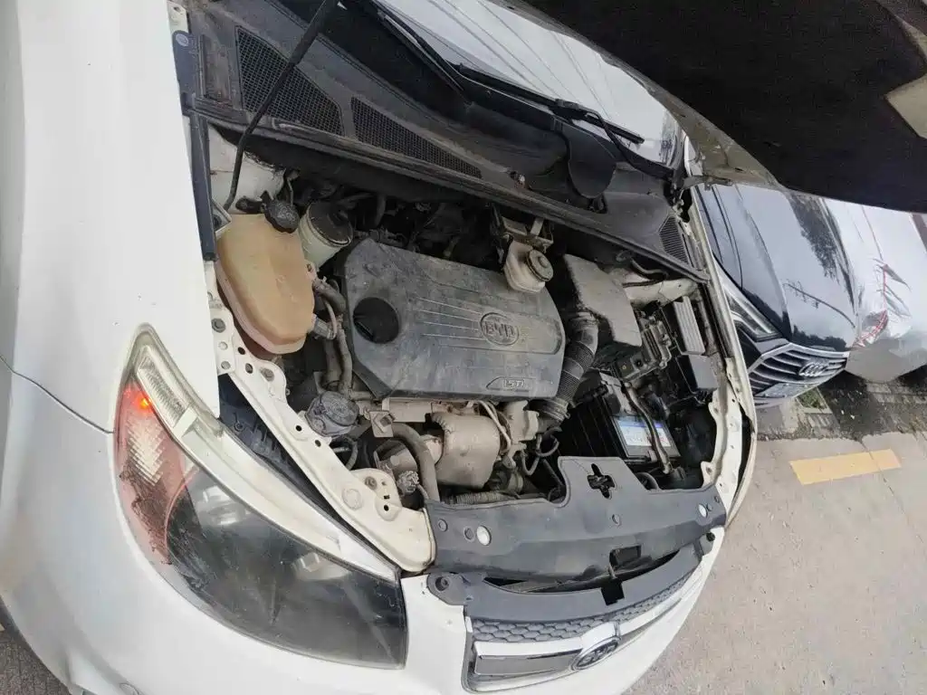 BYD S6 2015 2014 Model 1.5TI Manual Premium 7-Seater