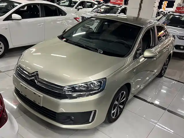  Citroën C4 C-Quatre 2016 1.2THP Automatic Luxury