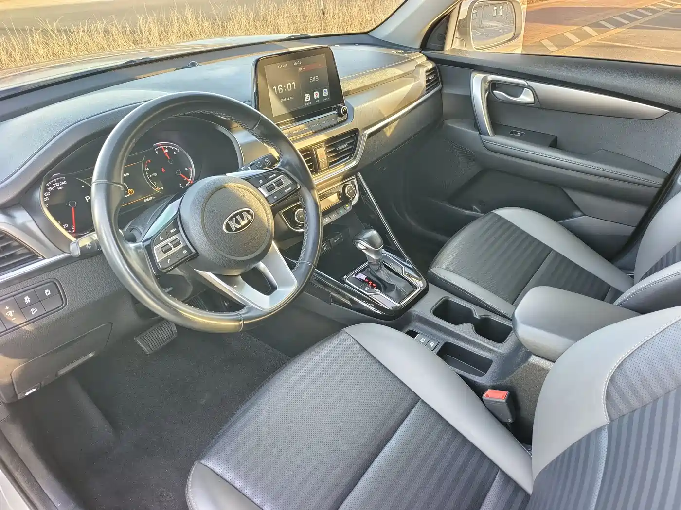 Kia Sportage 2019 2.0L Automatic Smart Luxury Edition фото 9
