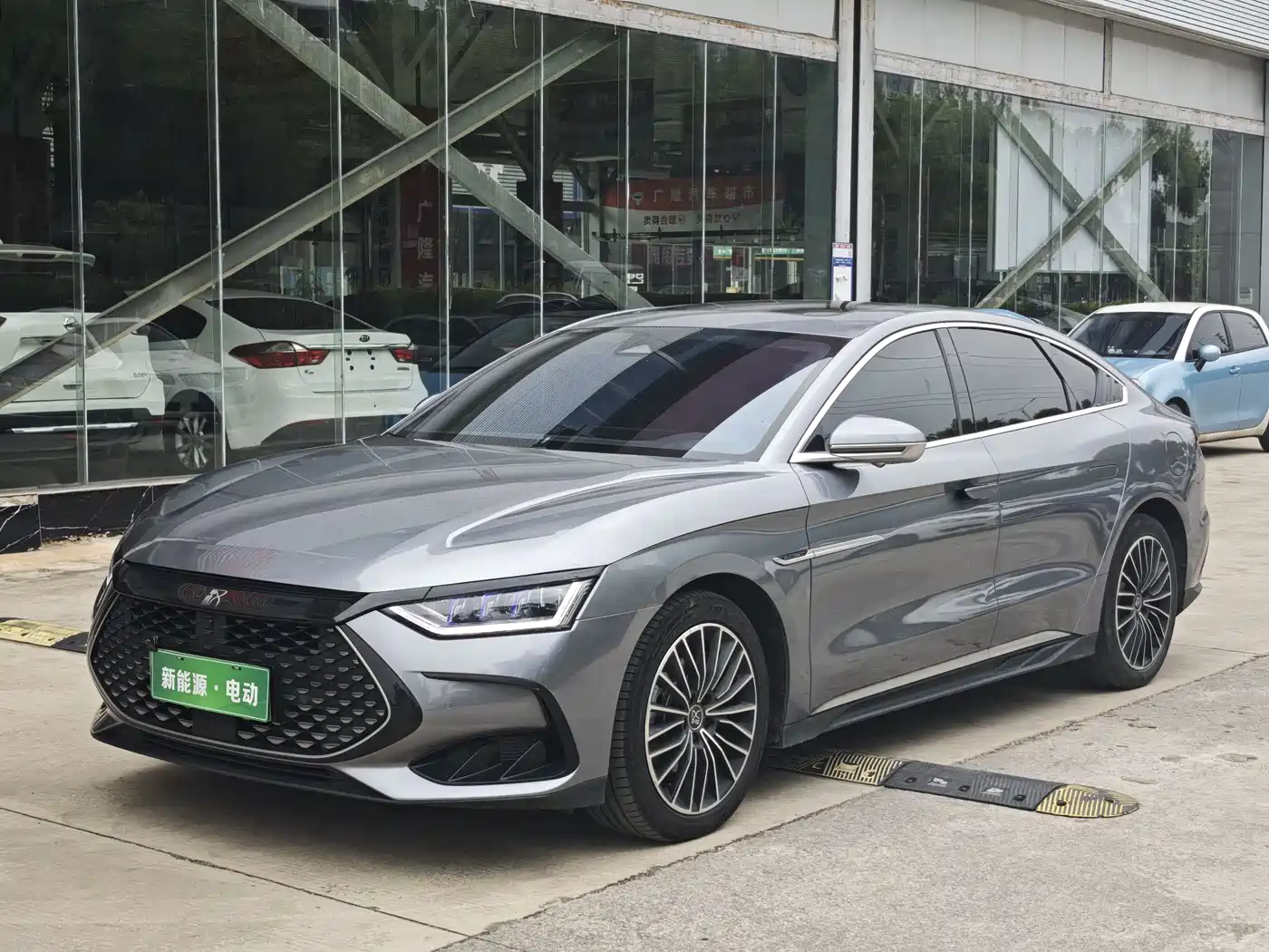 BYD Han 2022 DM-i 121KM Premium Edition